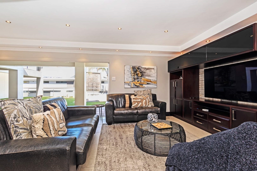 6 Bedroom Property for Sale in Baronetcy Estate Western Cape